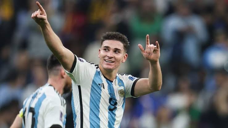 Julian Alvarez Latest Transfer News: Barcelona, Arsenal or Stay at Atletico Madrid?